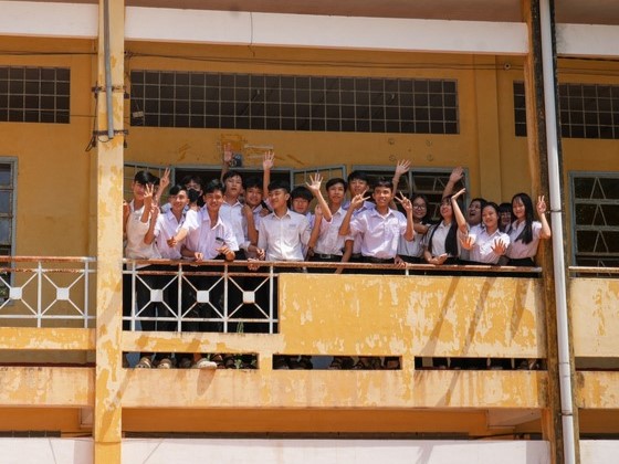 Group photo of high school students